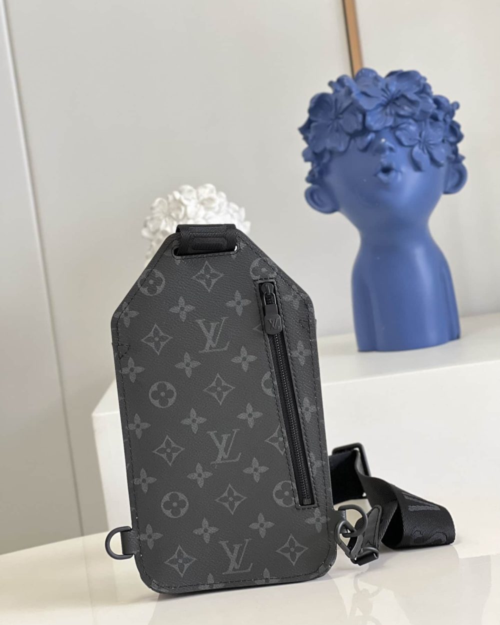 1:1 Replica Louis Vuitton LV Saumur Slingbag Monogram Eclipse Black Unique Bag For Men M45912 - 7.1in/18cm