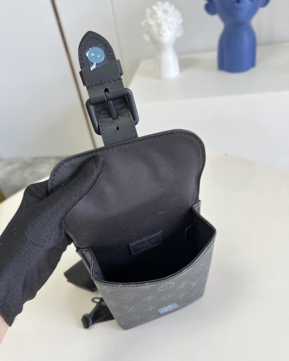 1:1 Replica Louis Vuitton LV Saumur Slingbag Monogram Eclipse Black Unique Bag For Men M45912 - 7.1in/18cm