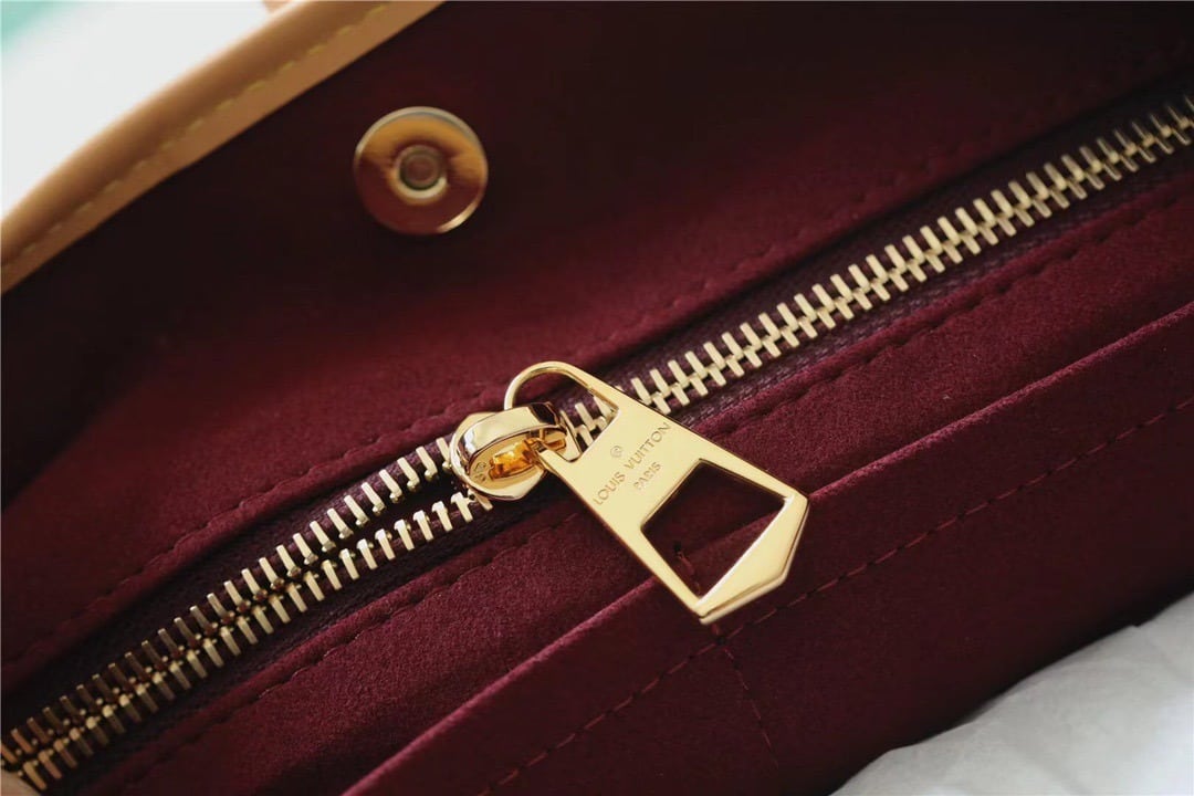 1:1 Replica Louis Vuitton LV Speedy Bandoulière 20 Monogram Canvas Black Luxury Bag For Women M46234 - 20cm/7.9in - Image 9