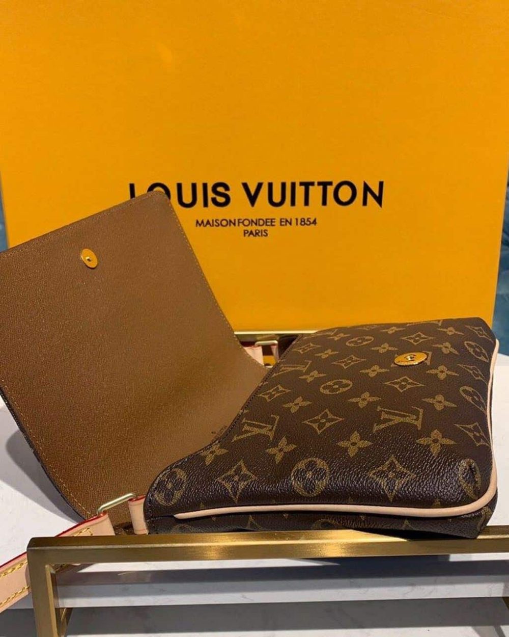 1:1 Replica Louis Vuitton LV Tango Monogram Canvas Luxury Bag For Women M51257 -  9.1in/23cm
