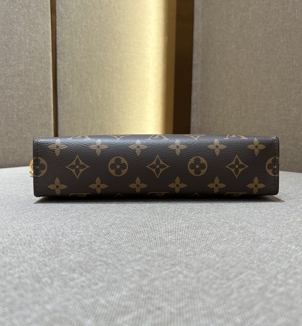 1:1 Replica Louis Vuitton LV Toiletry Pouch On Chain 26 Practical Bag Monogram Unique Bag for Men M81412 - 25 cm/ 9.8 in