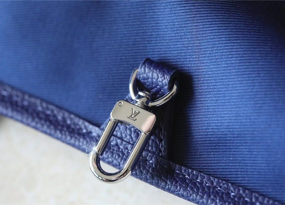 1:1 Replica Louis Vuitton LV Tote Journey Monogram Blue Unique Bag For Men M20553 - 23.6in/60cm