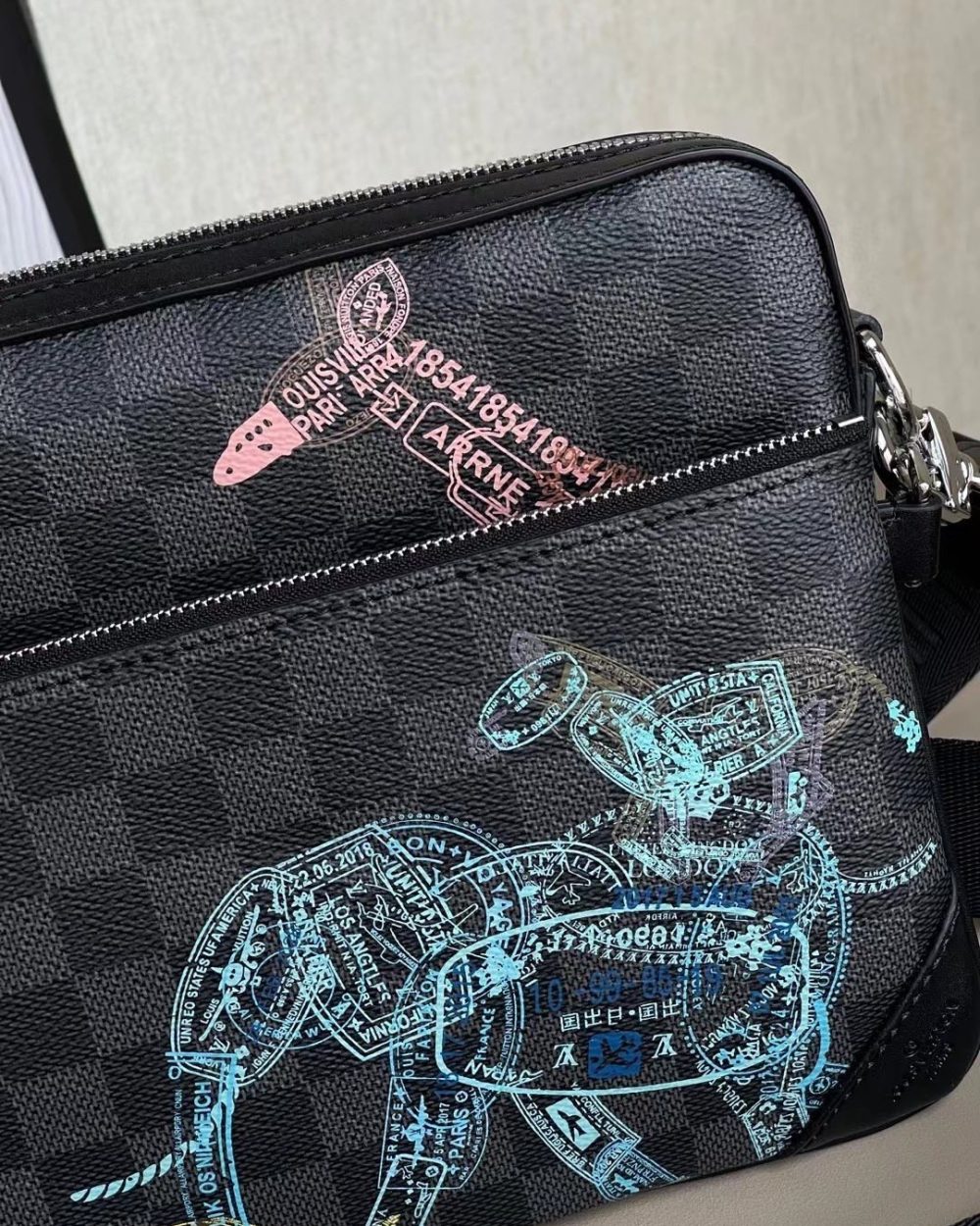 1:1 Replica Louis Vuitton LV Trio Messenger Damier Graphite Canvas Unique Bag For Men N58040 - 9.8in/25cm