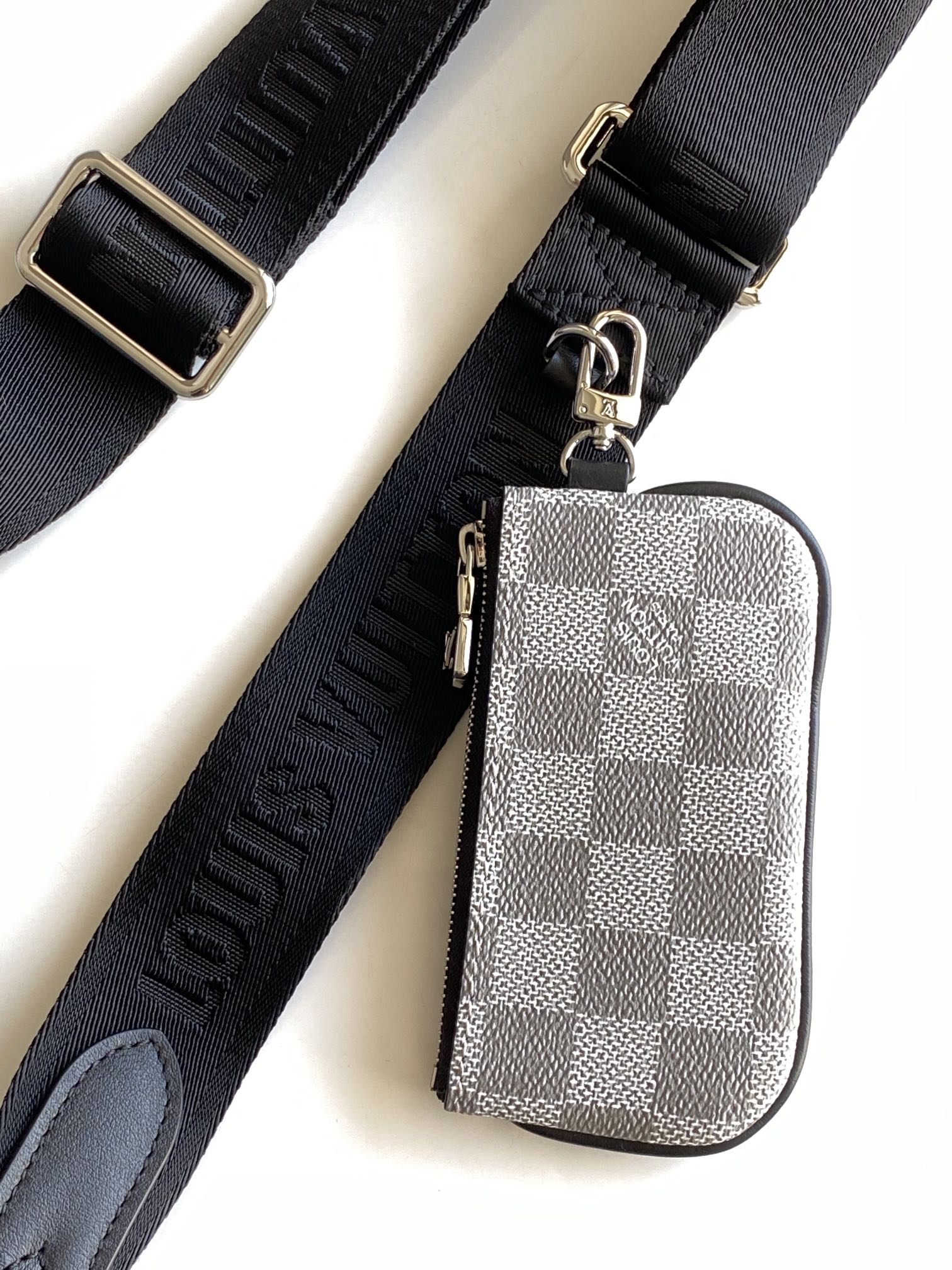 1:1 Replica Louis Vuitton LV Trio Messenger Damier Graphite Plaster Unique Bag For Men - 9.8in/25cm - Image 3