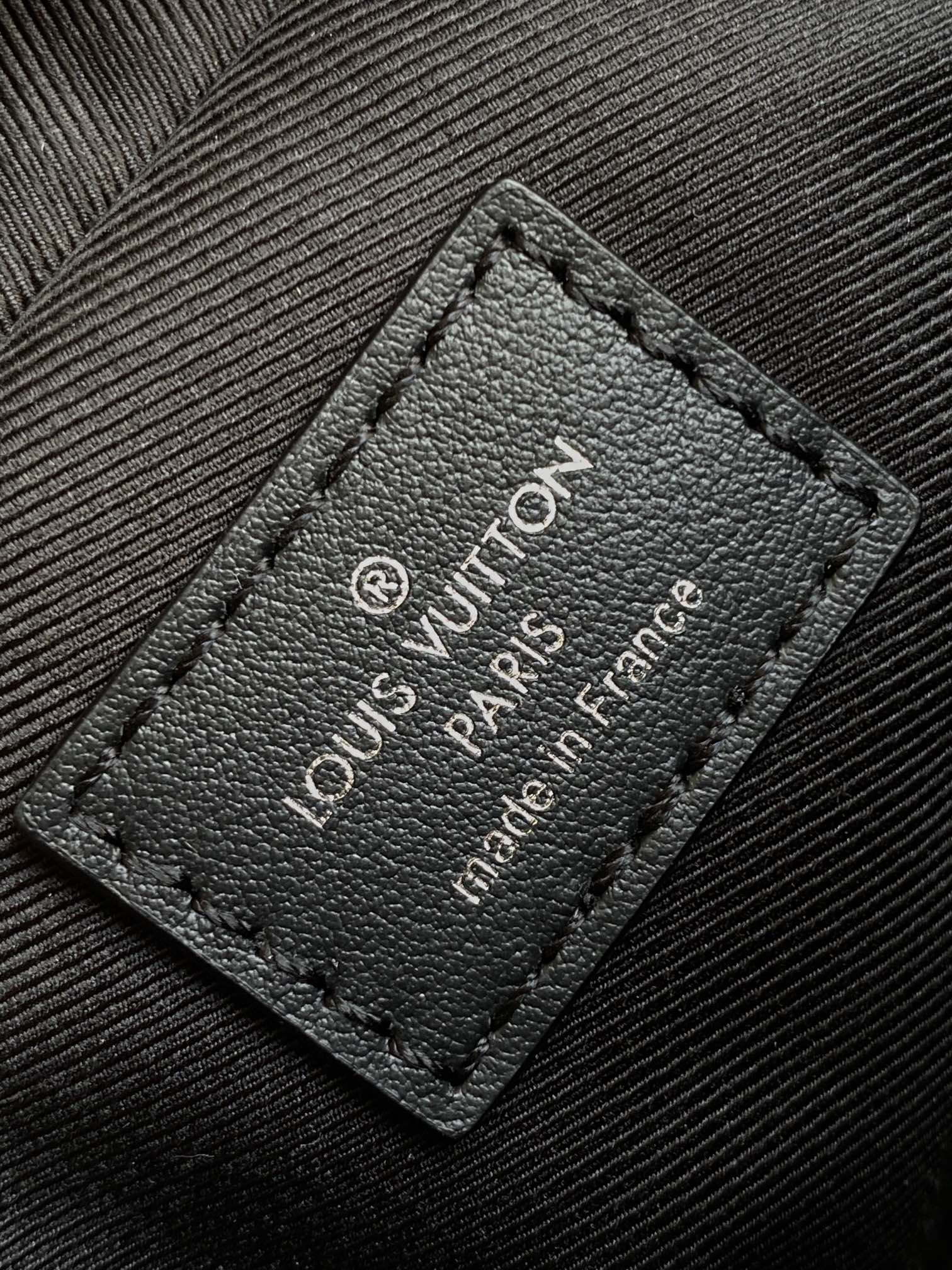 1:1 Replica Louis Vuitton LV Trio Messenger Damier Graphite Plaster Unique Bag For Men - 9.8in/25cm - Image 8