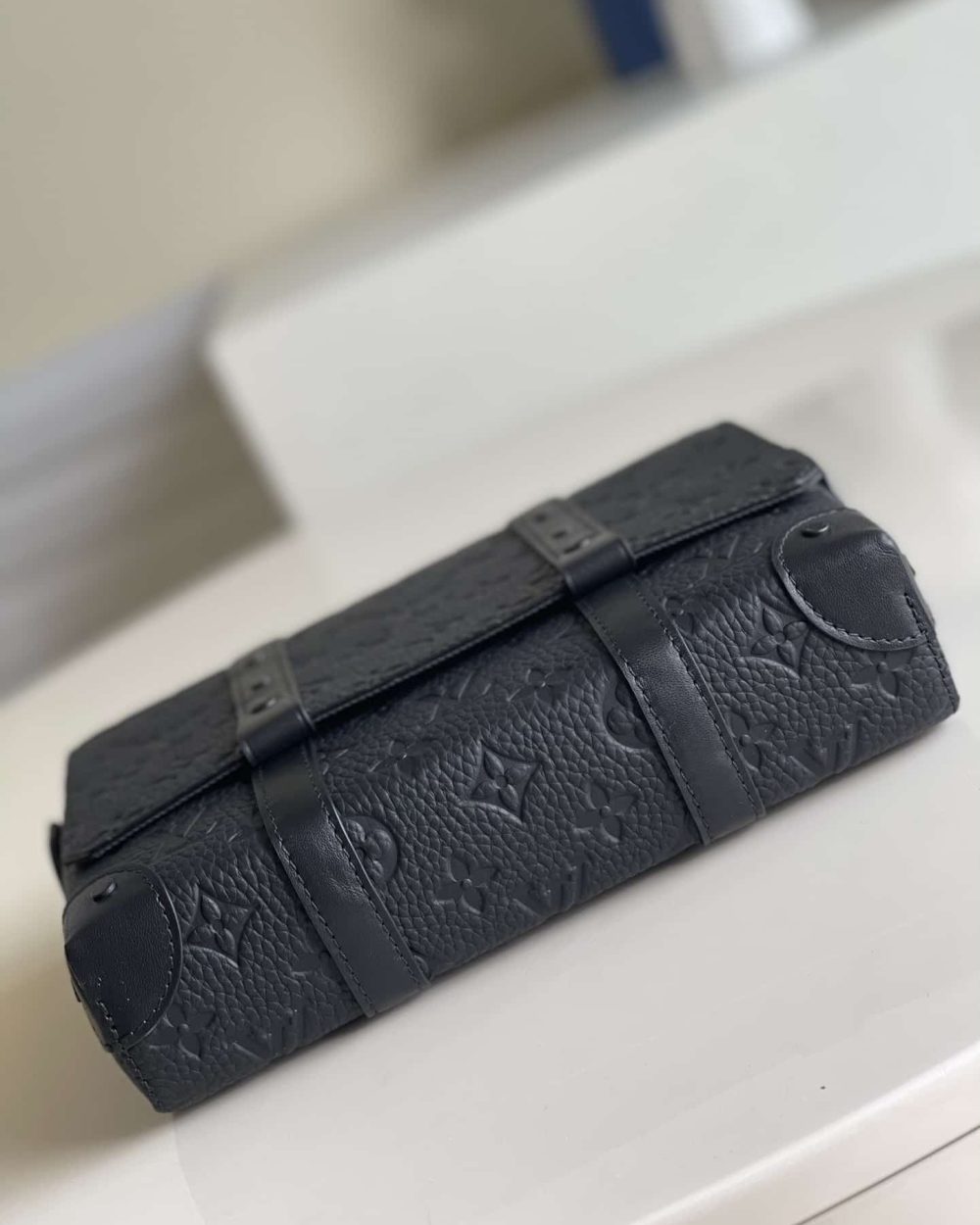 1:1 Replica Louis Vuitton LV Trunk Messenger Monogram Taurillon Black Unique Bag For Men M57726 - 9.4in/21cm