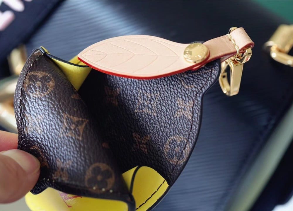 1:1 Replica Louis Vuitton LV Twist MM Epi Black Luxury Bag For Women M20680 - 7.5in/19cm