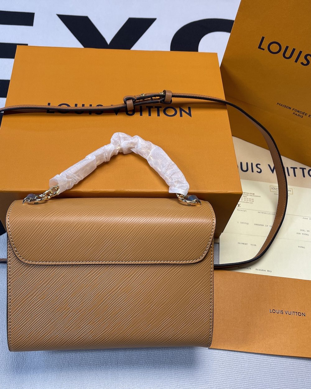 1:1 Replica Louis Vuitton LV Twist MM Epi Gold Miel Brown Luxury Bag For Women M59686 - 9.1in/23cm