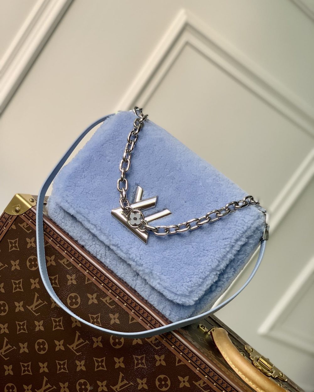 1:1 Replica Louis Vuitton LV Twist MM Blue Jean Exclusive Bag For Women M21040 9.1 in/23cm