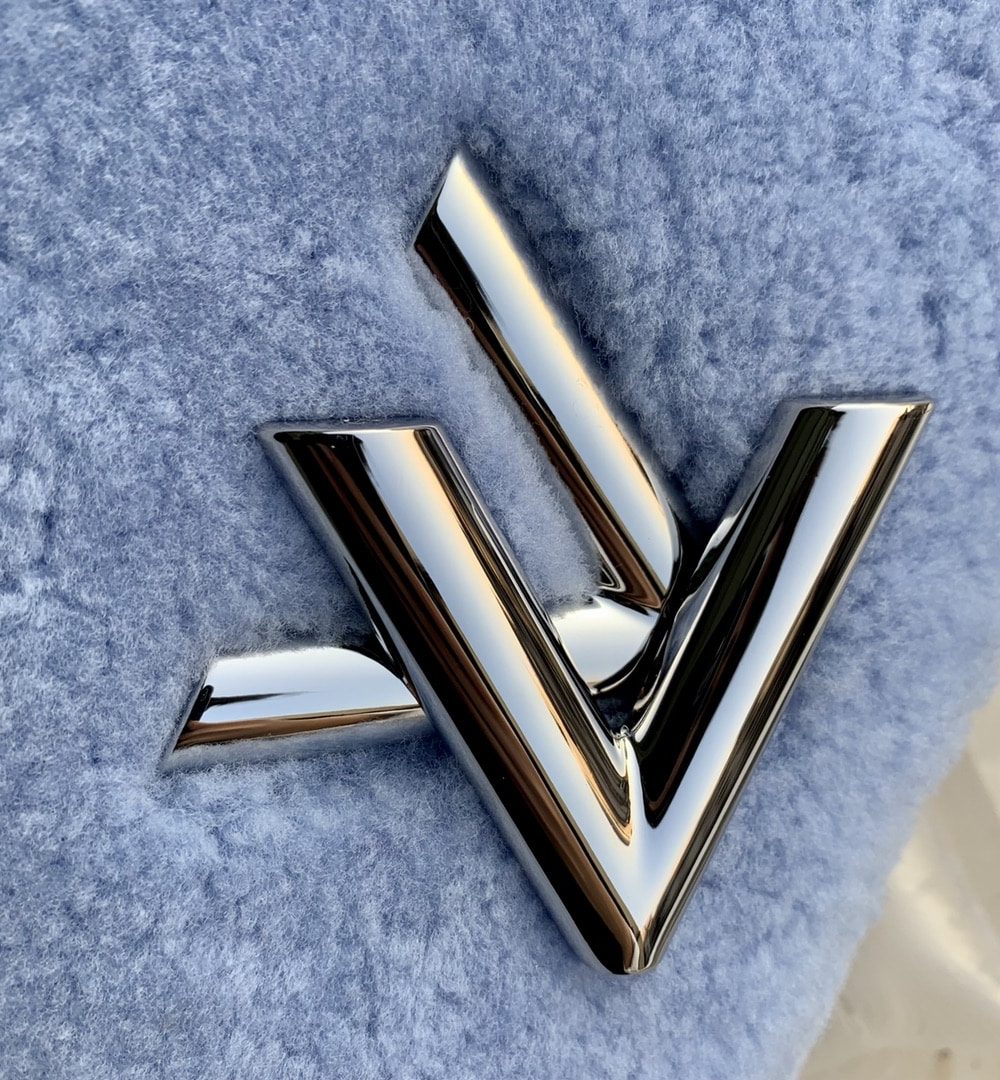 1:1 Replica Louis Vuitton LV Twist MM Blue Jean Exclusive Bag For Women M21040 9.1 in/23cm