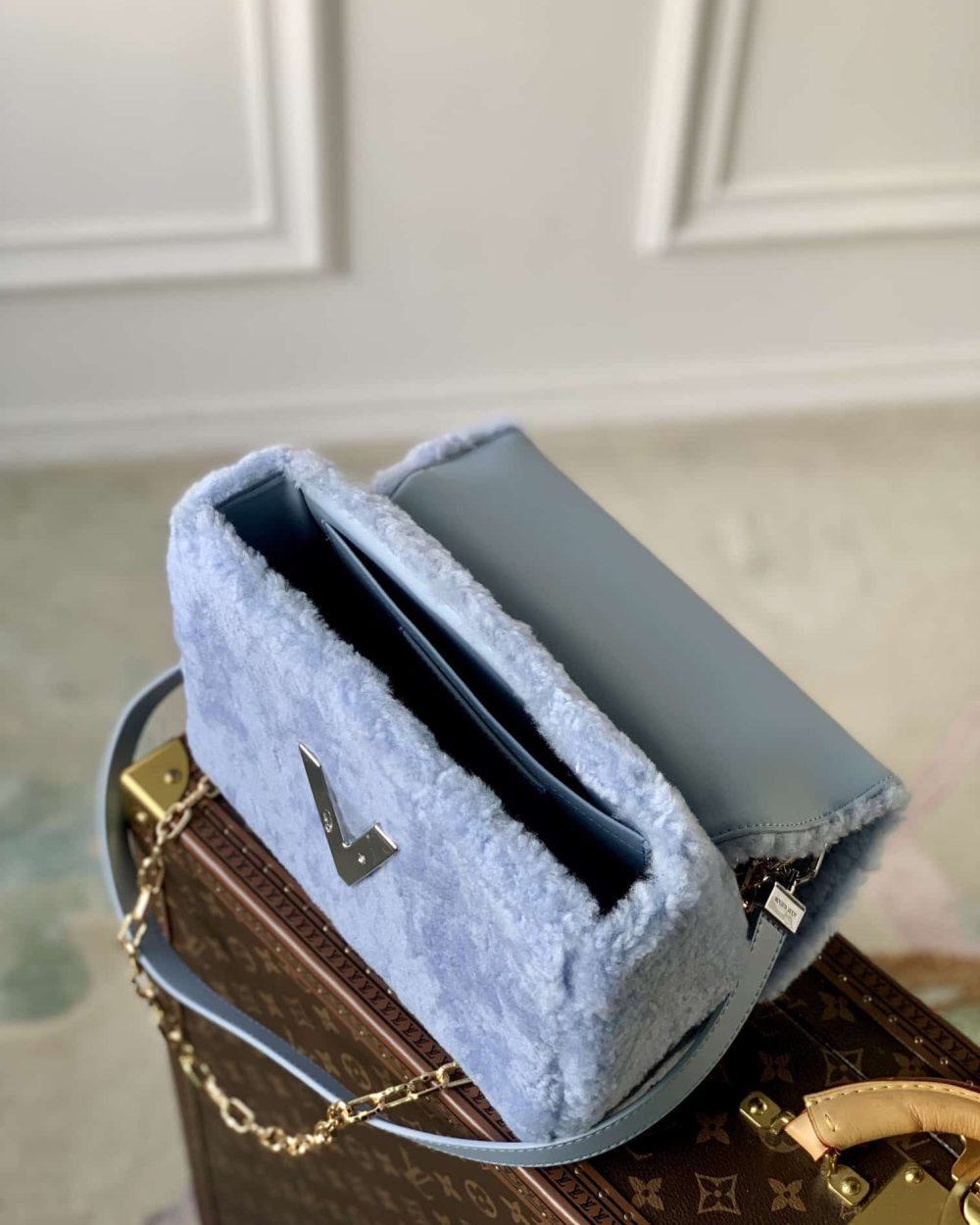 1:1 Replica Louis Vuitton LV Twist MM Blue Jean Exclusive Bag For Women M21040 9.1 in/23cm