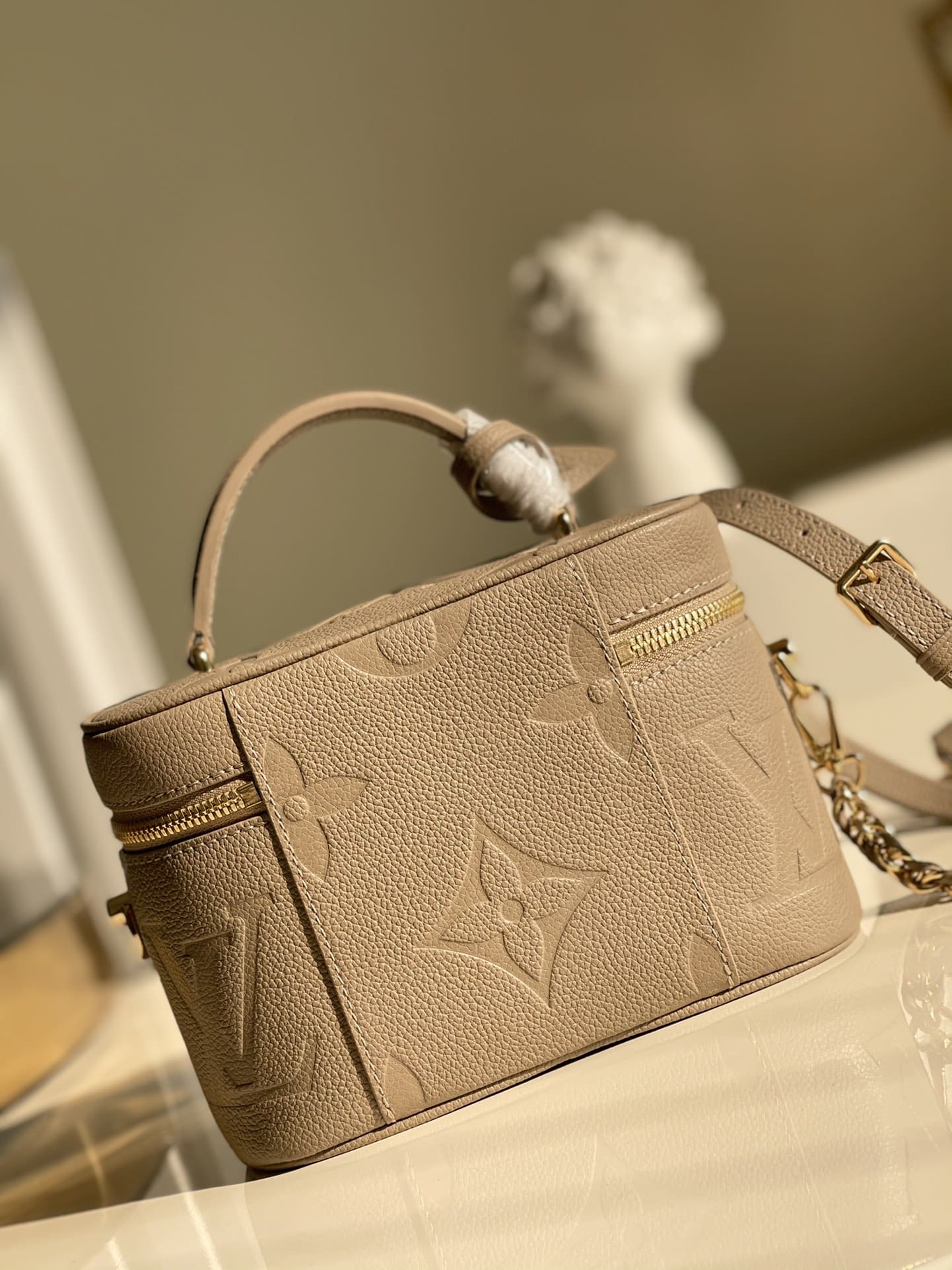 1:1 Replica Louis Vuitton LV Vanity PM Handbag Monogram Empreinte Tourterelle Beige Luxury Bag For Women M45608 - 7.5in/19cm - Image 7