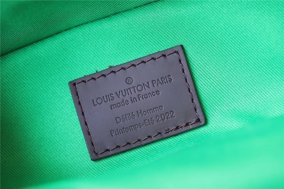 1:1 Replica Louis Vuitton LV Vertical Box Trunk Monogram Canvas Unique Bag For Men M59664 - 8.7in/22cm - Image 3