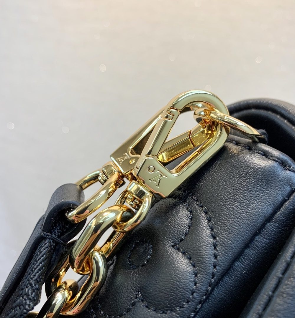 1:1 Replica Louis Vuitton LV Wallet on Strap Bubblegram Leather Black Exclusive Bag For Women M81398 - 7.9in/20cm