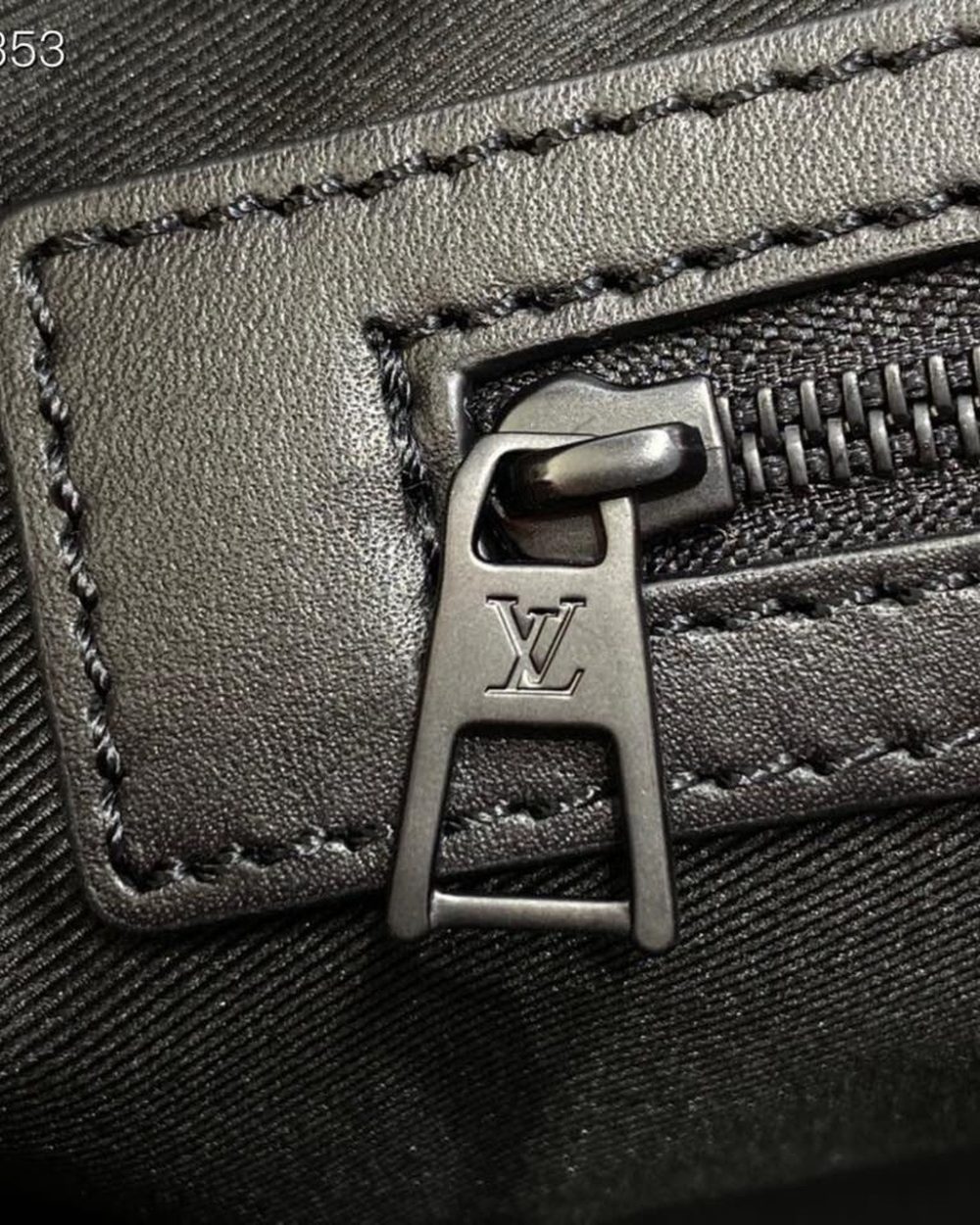 1:1 Replica Louis Vuitton LV Keepall Bandouliere 50 Monogram Canvas Essential Bag For Men M45616 - 19.7in/ 50cm