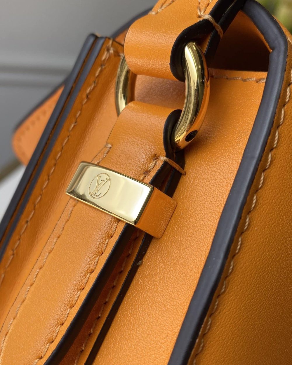 1:1 Replica Louis Vuitton LV LV Pont 9 Smooth Calfskin Leather Luxury Bag For Women M55946 - 9.1in/22cm