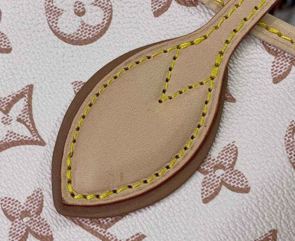 1:1 Replica Louis Vuitton LV Neverfull MM White/ Black Essential Bag For Women M20921 31 cm/ 12.2 in