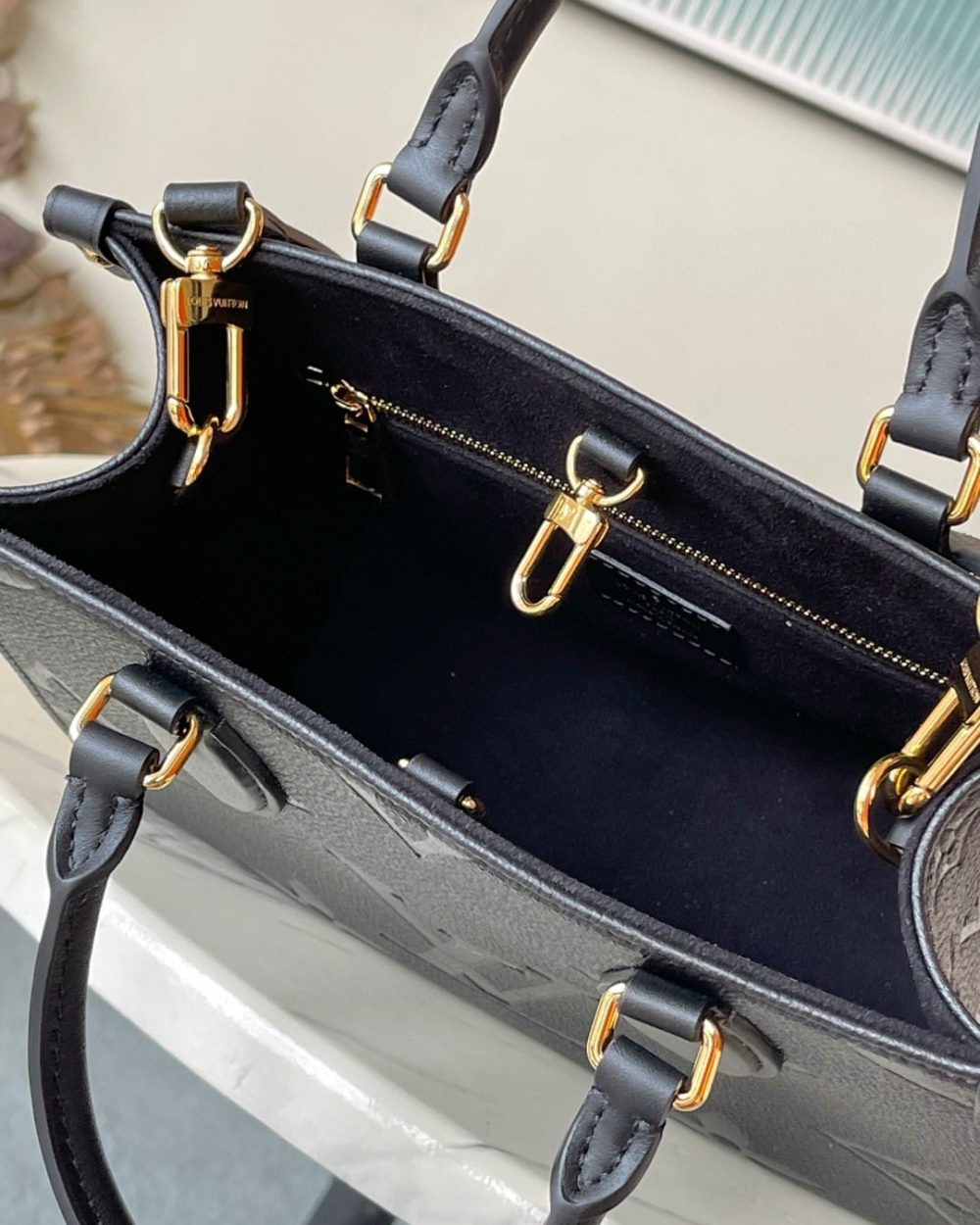 1:1 Replica Louis Vuitton LV OnTheGo PM Monogram Empreinte Lether Luxury Bag For Women M45653 - 9.8in/25cm