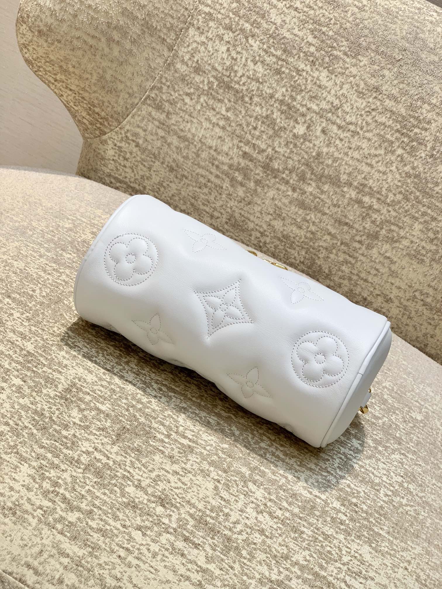 1:1 Replica Louis Vuitton LV Papillon BB Bubblegram Leather Luxury Bag For Women M59827 - 20cm - Image 4