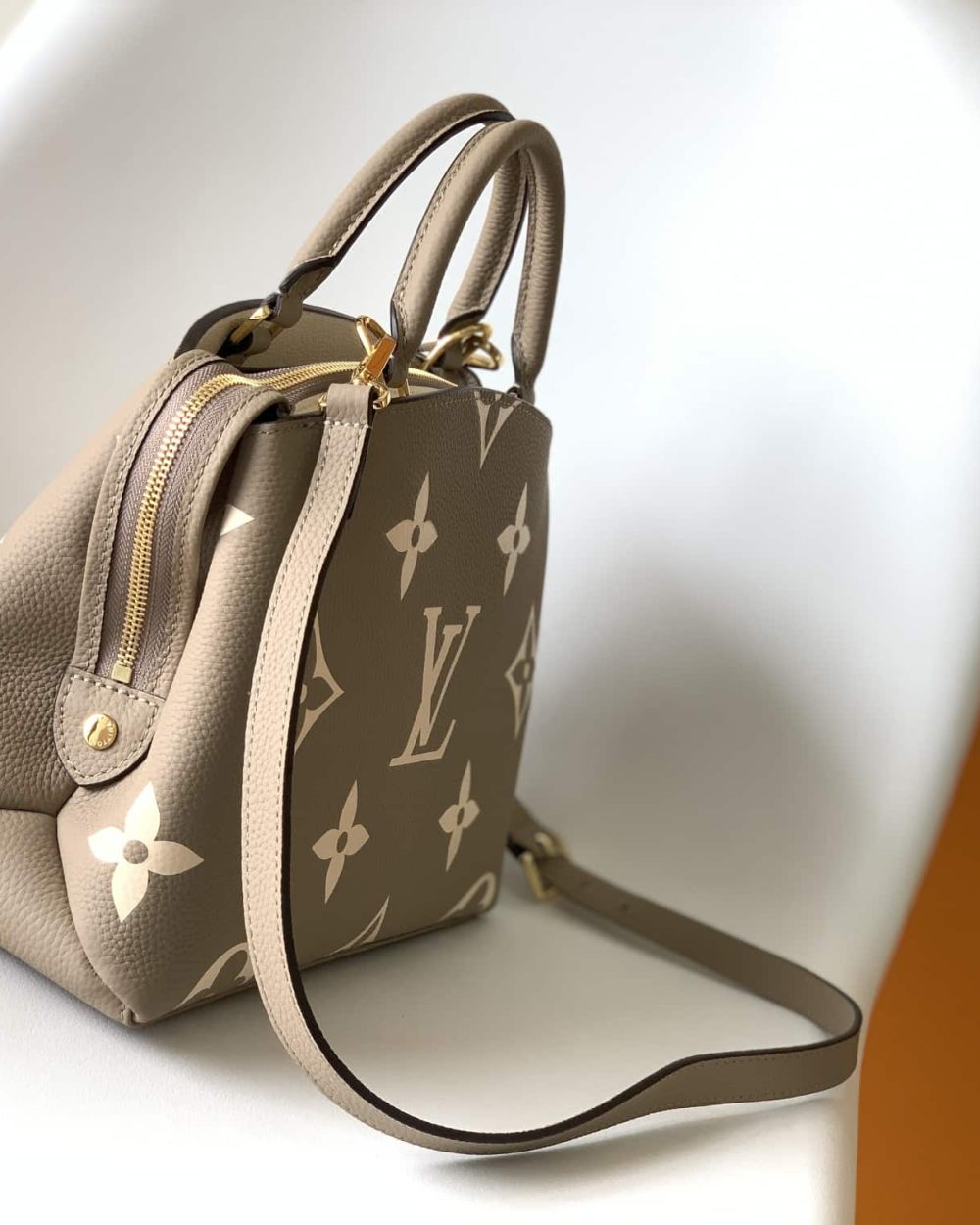 1:1 Replica Louis Vuitton LV Petit Palais Bicolor Monogram Empreinte Leather Tourterelle/Creme Luxury Bag For Women M58914 - 11.4in/29cm