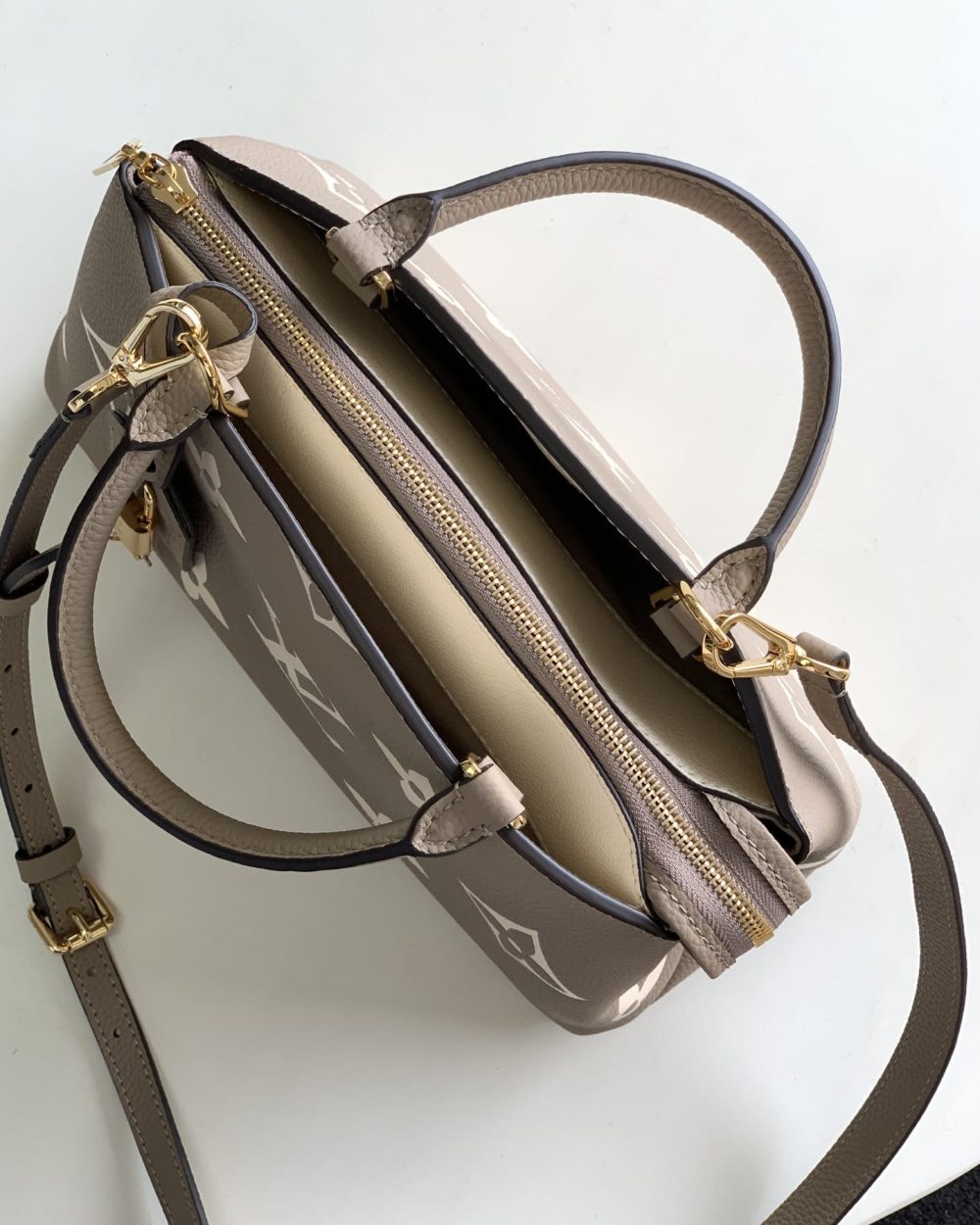 1:1 Replica Louis Vuitton LV Petit Palais Bicolor Monogram Empreinte Leather Tourterelle/Creme Luxury Bag For Women M58914 - 11.4in/29cm