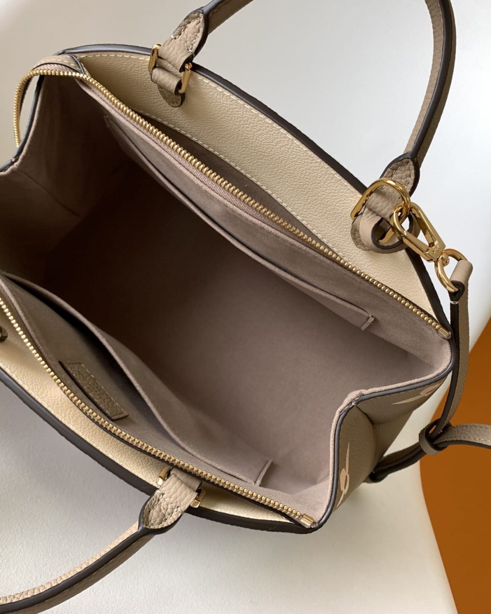 1:1 Replica Louis Vuitton LV Petit Palais Bicolor Monogram Empreinte Leather Tourterelle/Creme Luxury Bag For Women M58914 - 11.4in/29cm