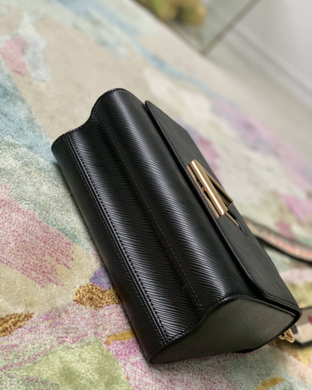 1:1 Replica Louis Vuitton LV Twist MM Epi Leather Luxury Bag For Women M57505 - 9.1in/23cm