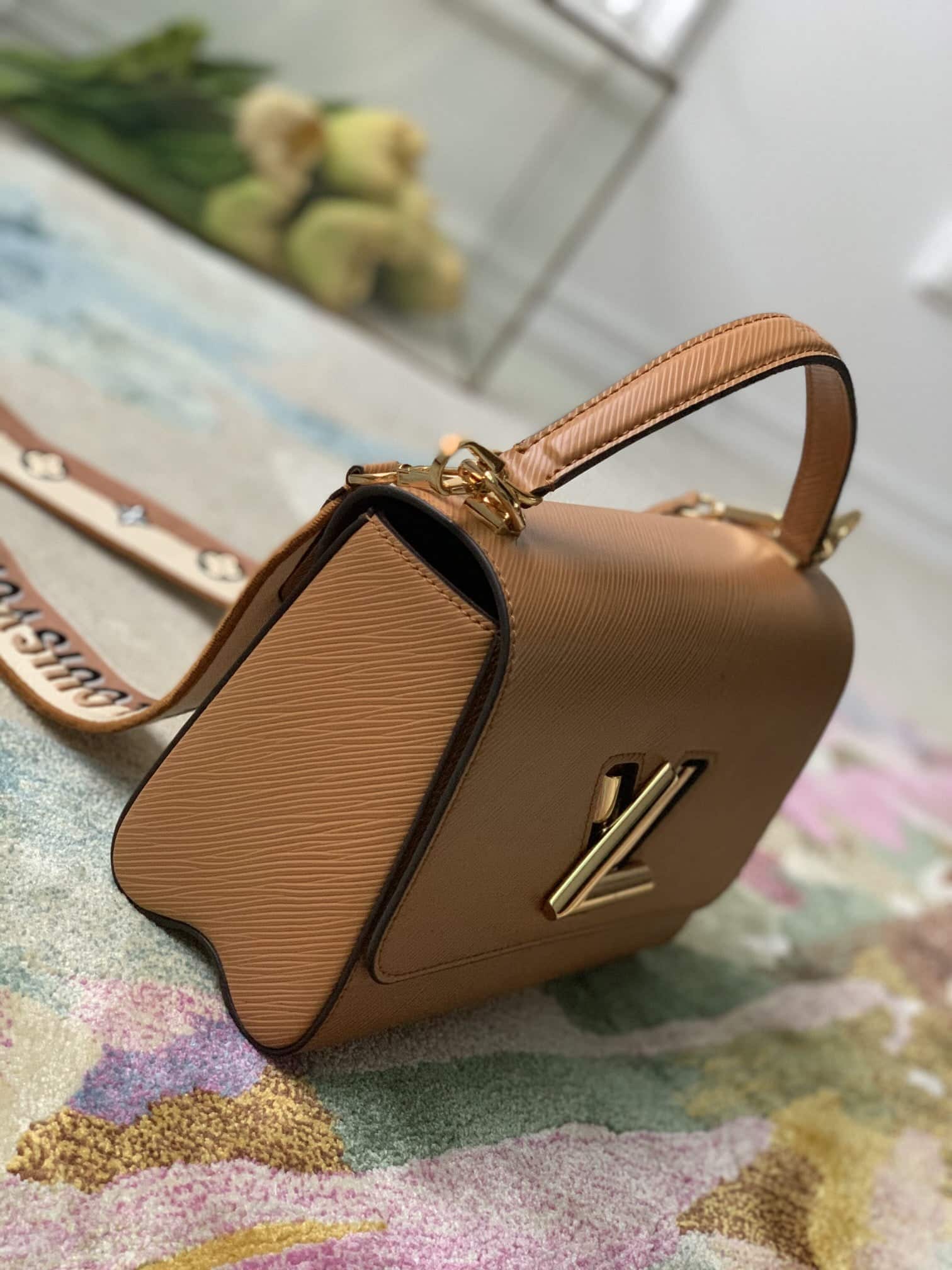 1:1 Replica Louis Vuitton LV Twist MM Epi Leather Luxury Bag For Women M57506 - 9.1in/23cm - Image 4