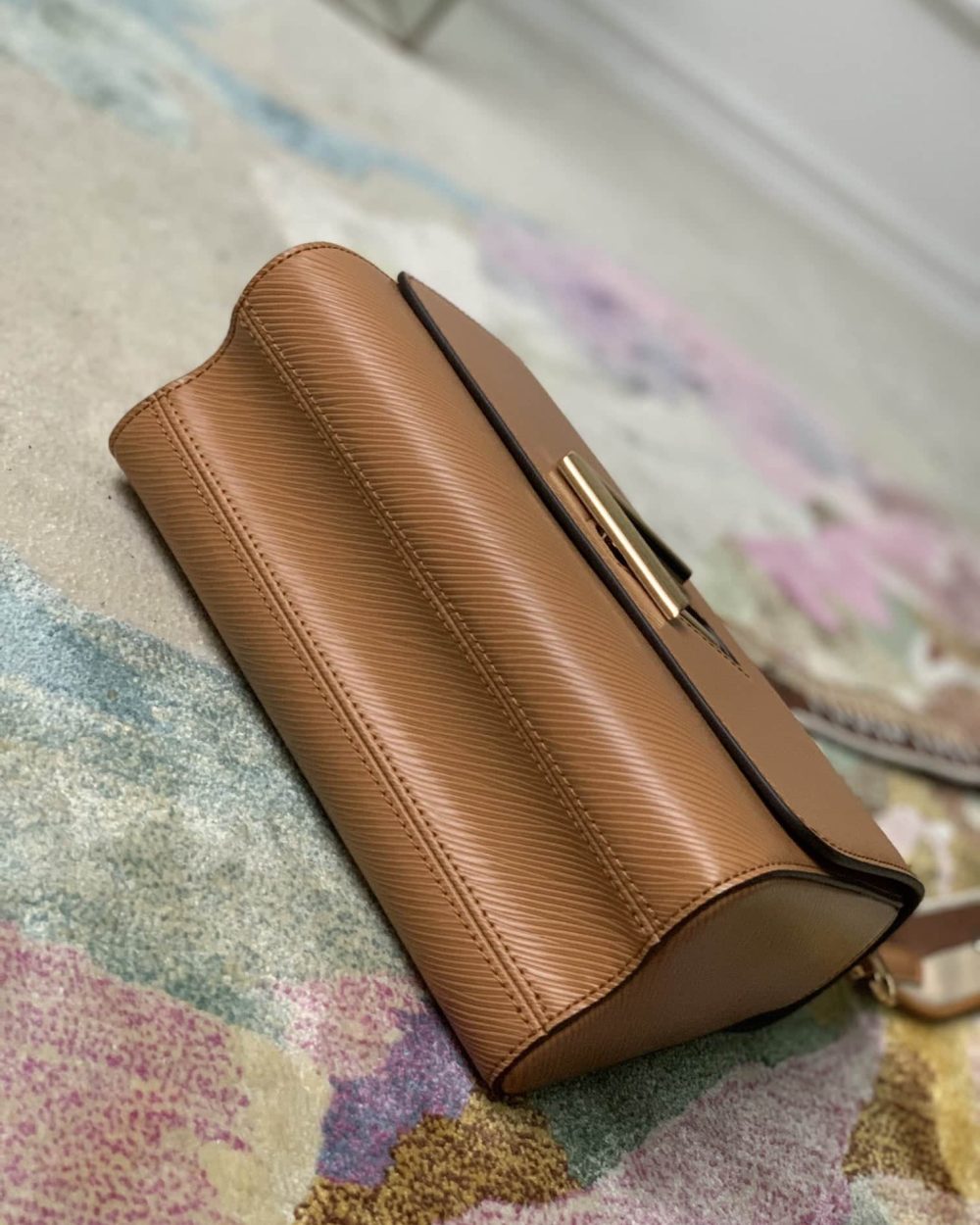 1:1 Replica Louis Vuitton LV Twist MM Epi Leather Luxury Bag For Women M57506 - 9.1in/23cm