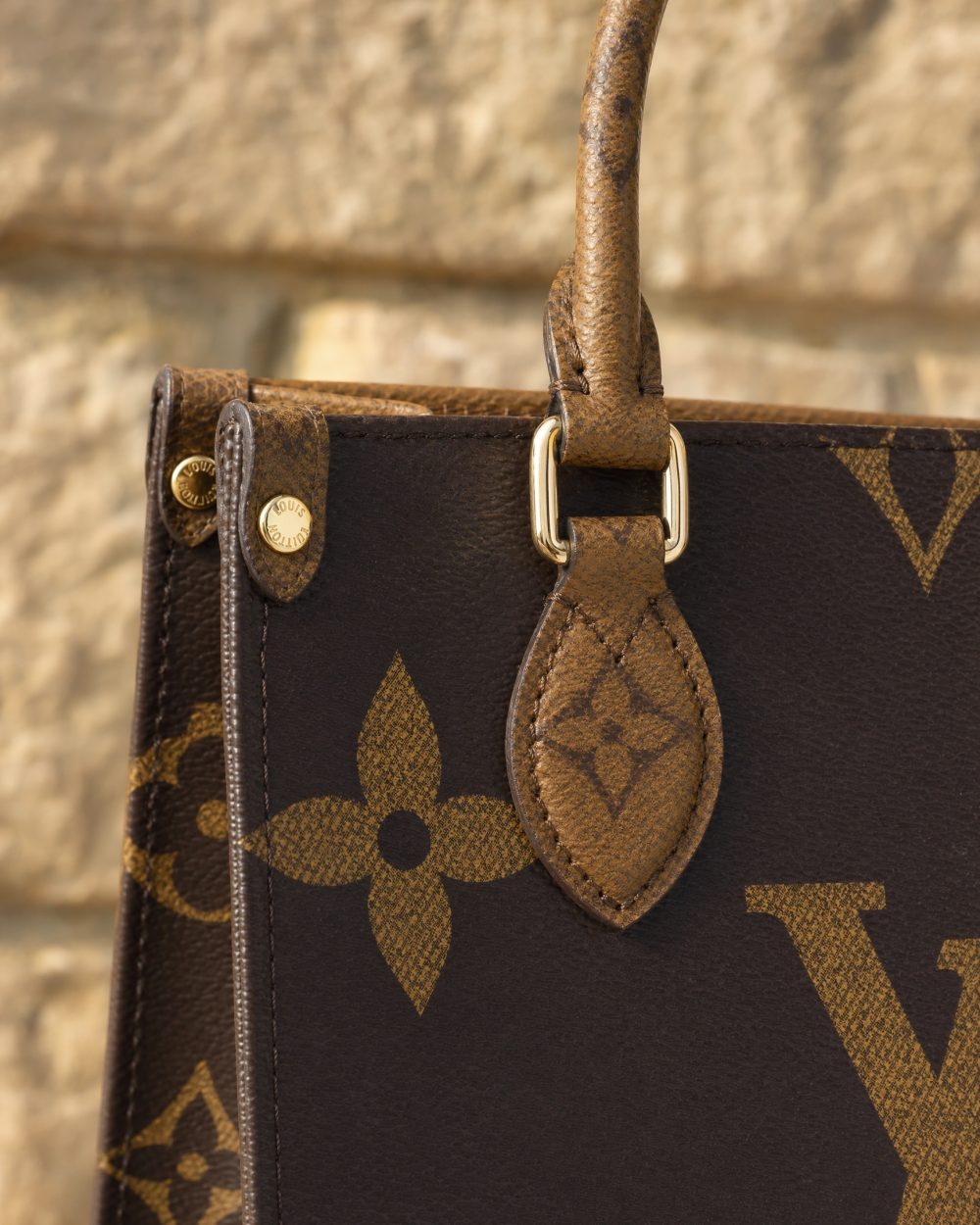 DBS-LC1033 - Onthego PM Handbag Deal