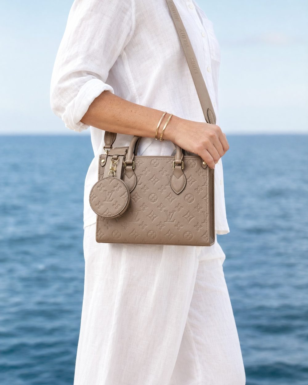 DBS-LC403 - Onthego PM Handbag Deal