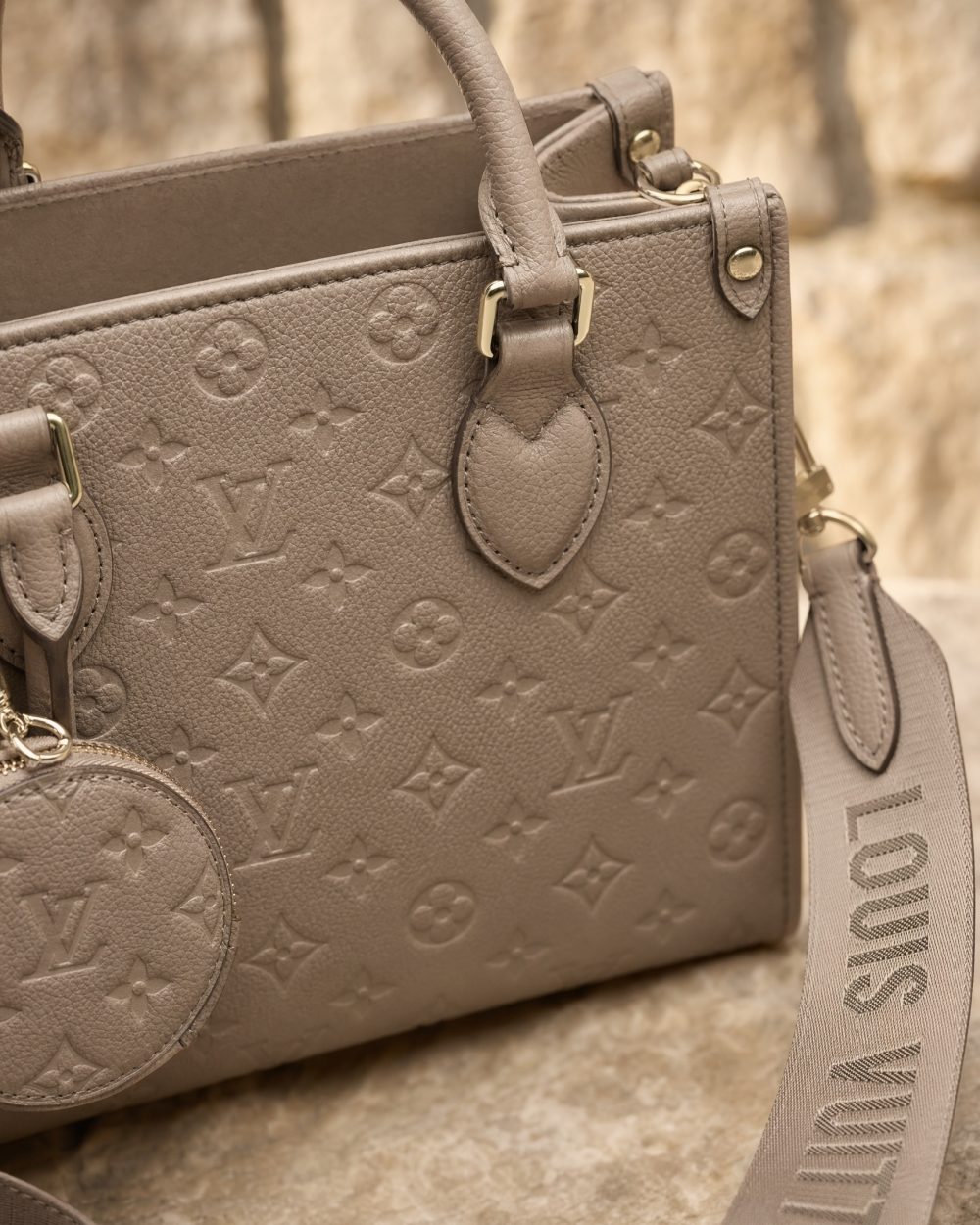 DBS-LC403 - Onthego PM Handbag Deal