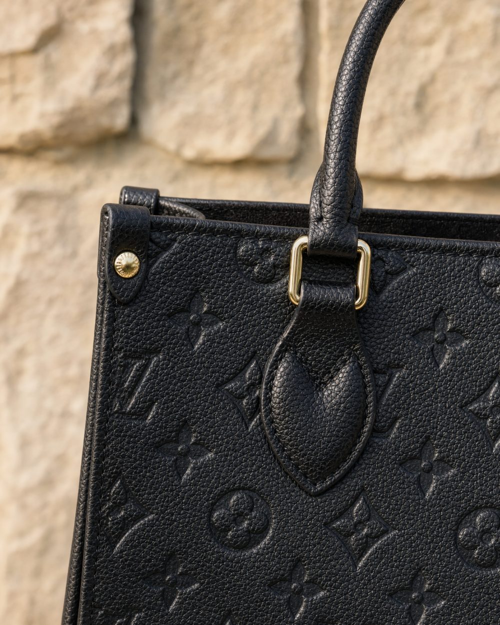 DBS-LC404 - Onthego PM Handbag Deal