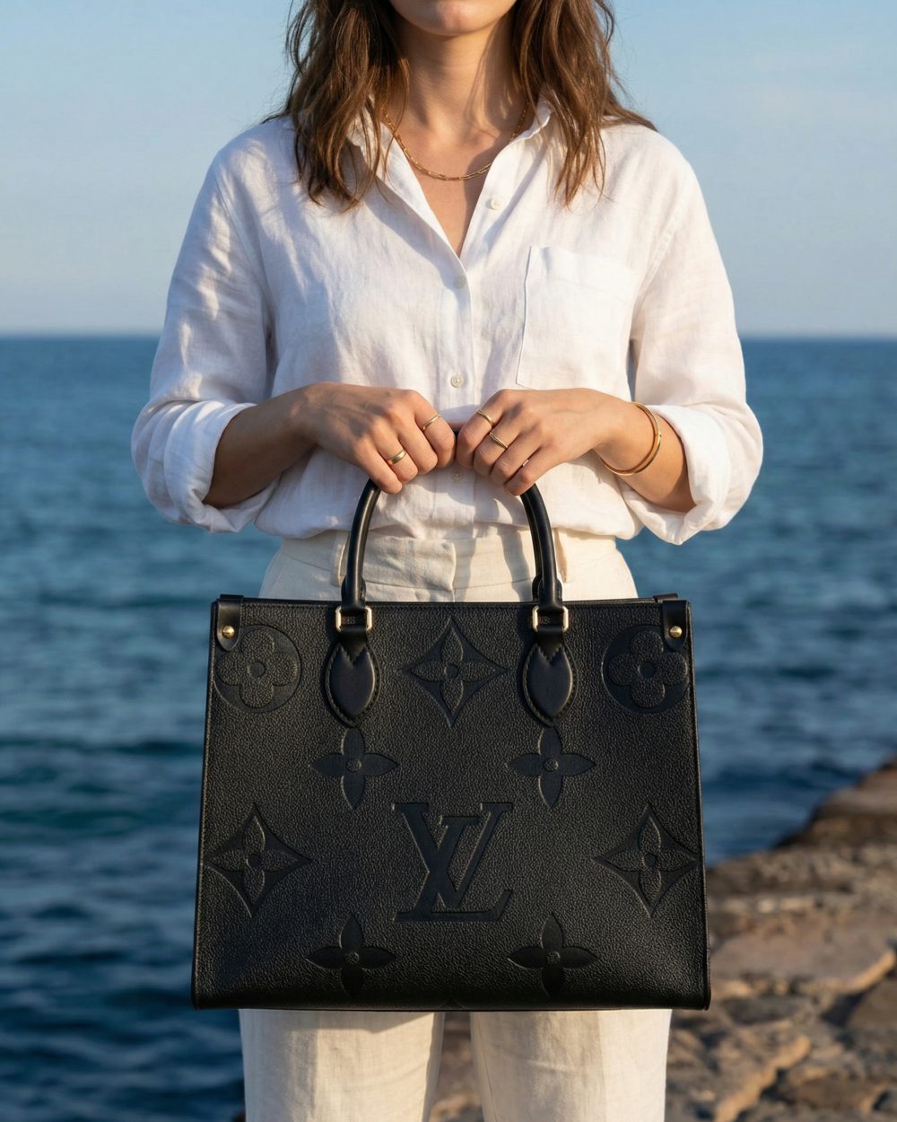 DBS-LC385 - Onthego MM Handbag Deal