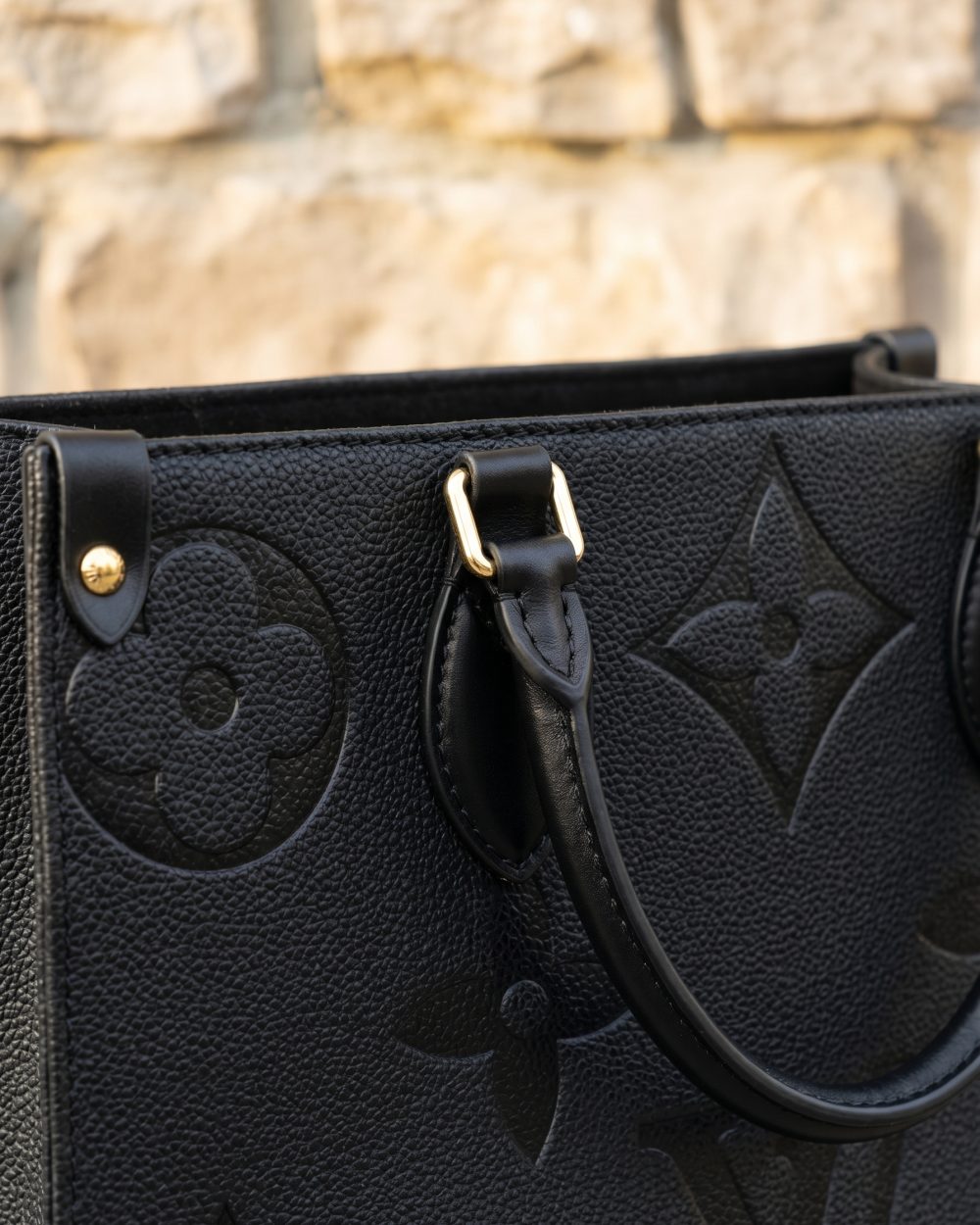 DBS-LC385 - Onthego MM Handbag Deal