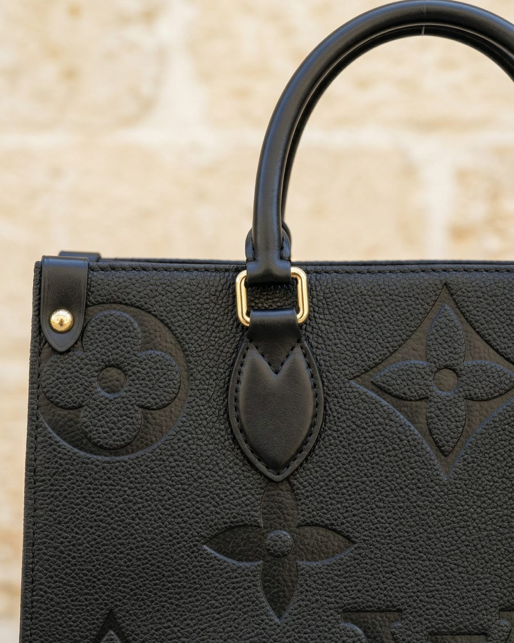 DBS-LC385 - Onthego MM Handbag Deal