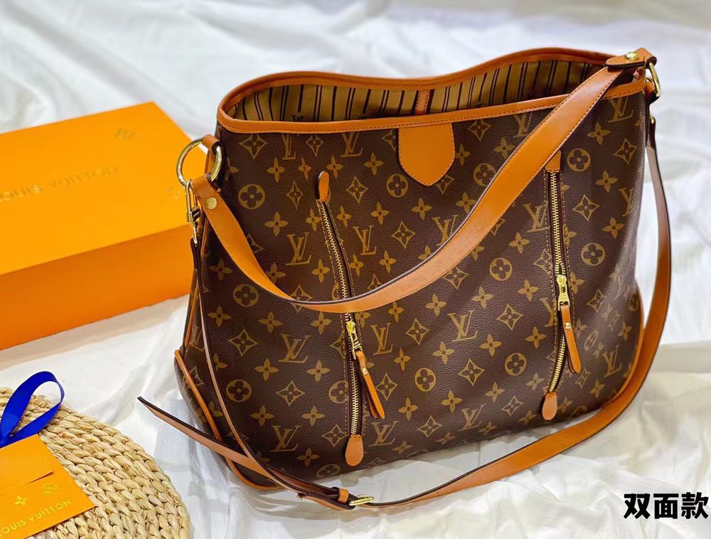 DBS-LC479 - Delightful MM Handbag Deal