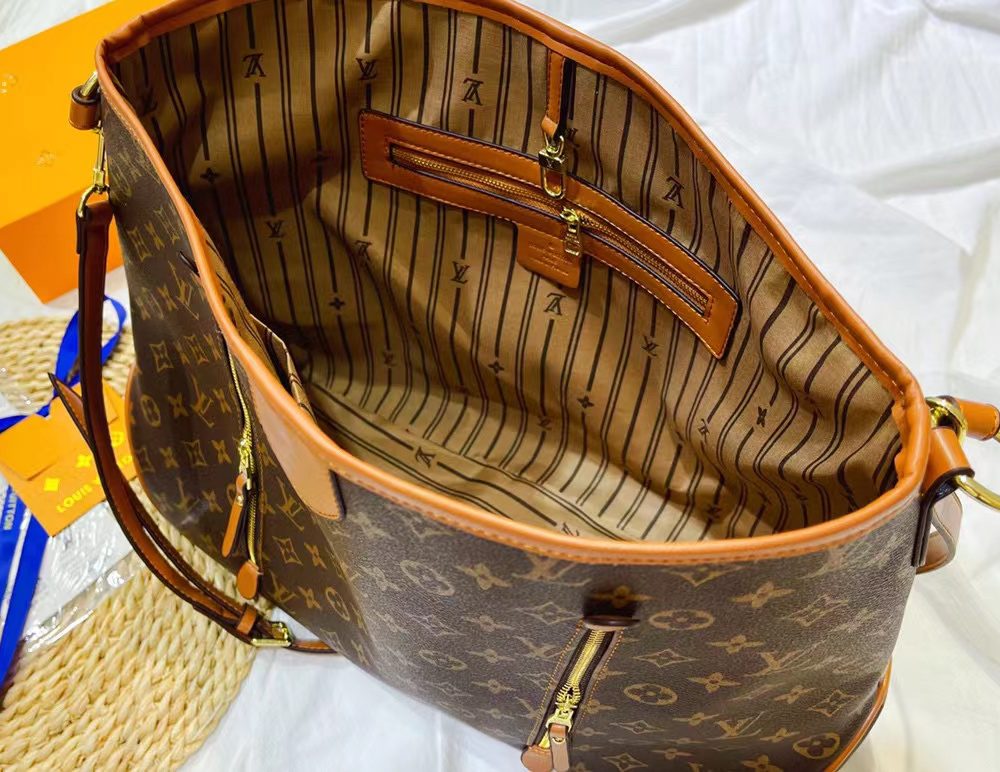 DBS-LC479 - Delightful MM Handbag Deal