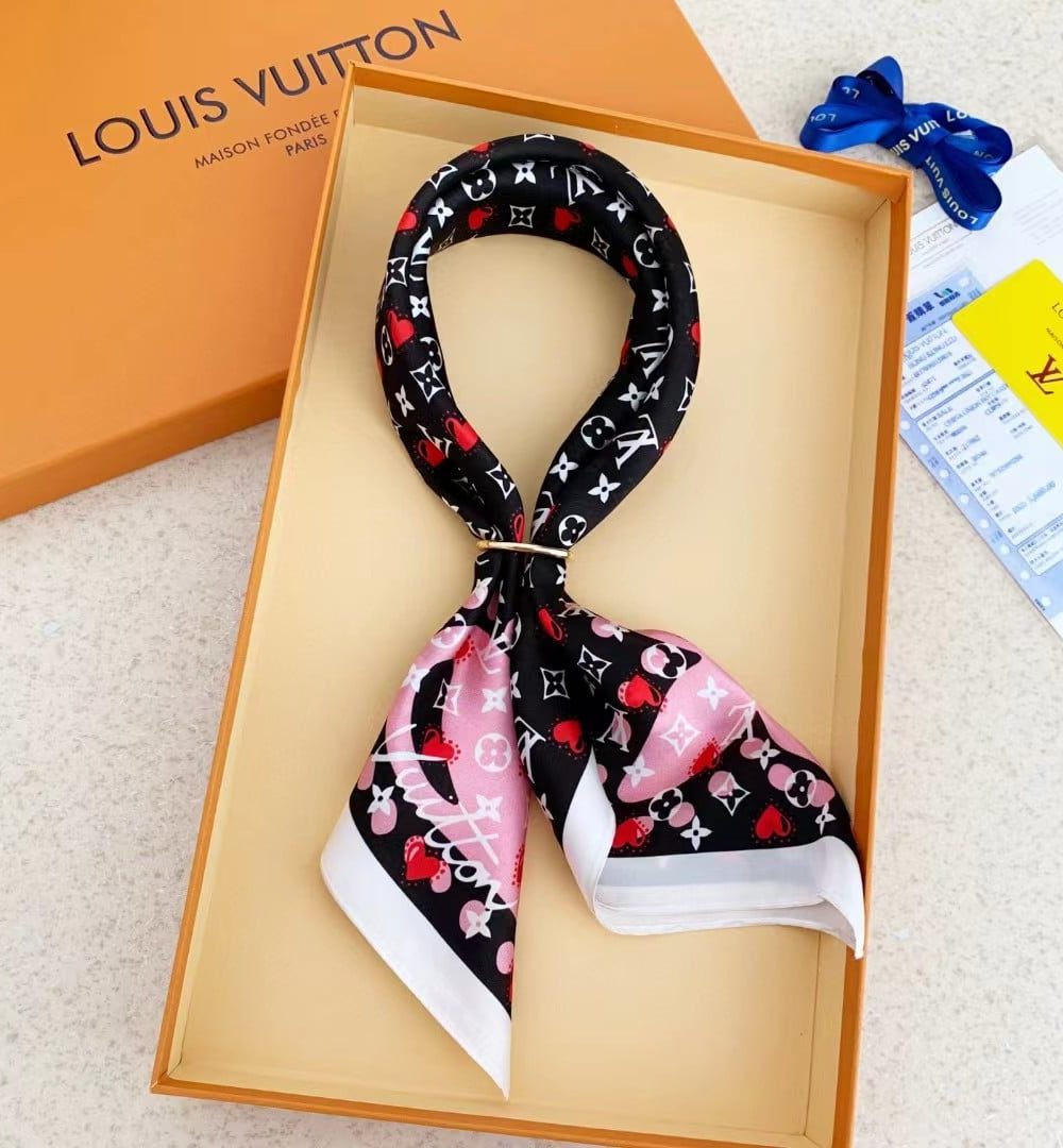 Square 70cm Silk Scarves (Random Style)