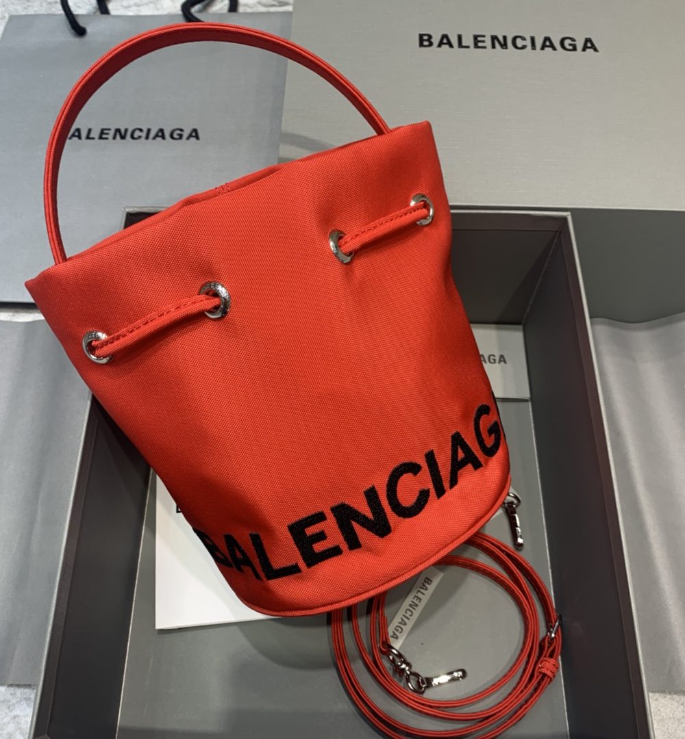 Balenciaga Le Cagole Medium Bucket Bag In Red, For Women, Women's Bags 7in/18cm