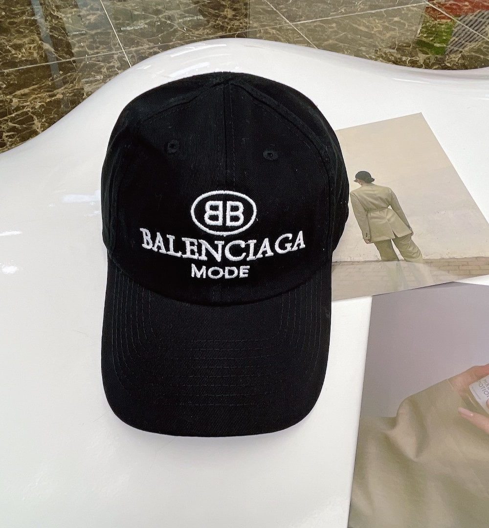 Balenciaga Logo Cap In Black