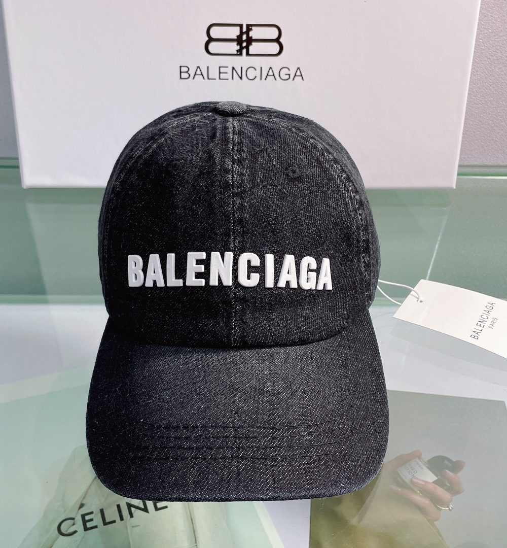 Balenciaga Logo Front Cap In Black