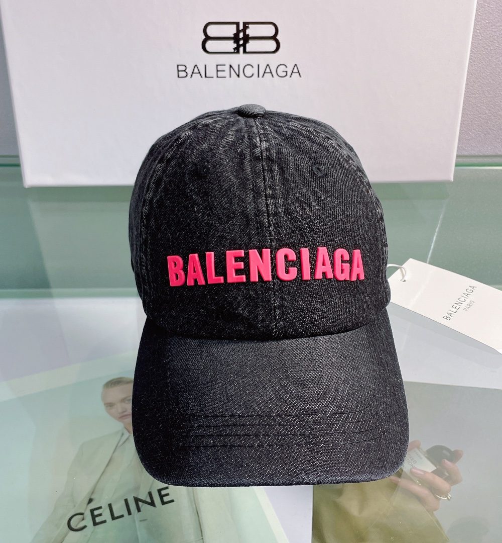 Balenciaga Logo Front Cap In Black