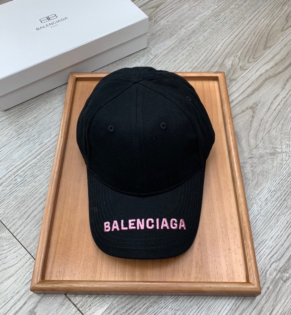 Balenciaga Logo Visor Cap In Black
