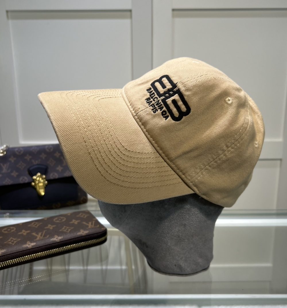 Balenciage BB Paris Icon Cap Cream Cap 704105410B20936