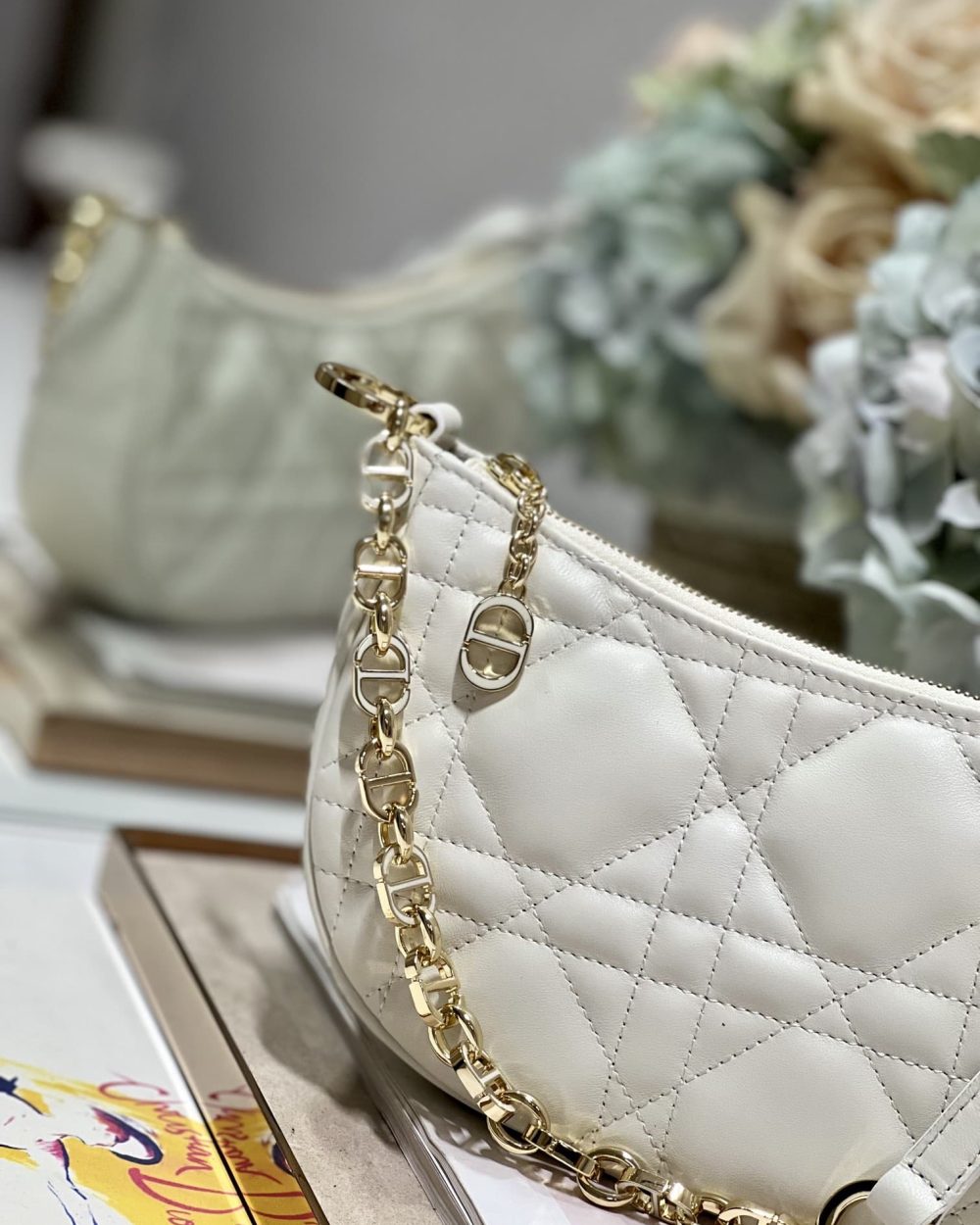 1:1 Replica Cd Lounge Bag Black/White For Women in/ 26cm M22626FBE_M900