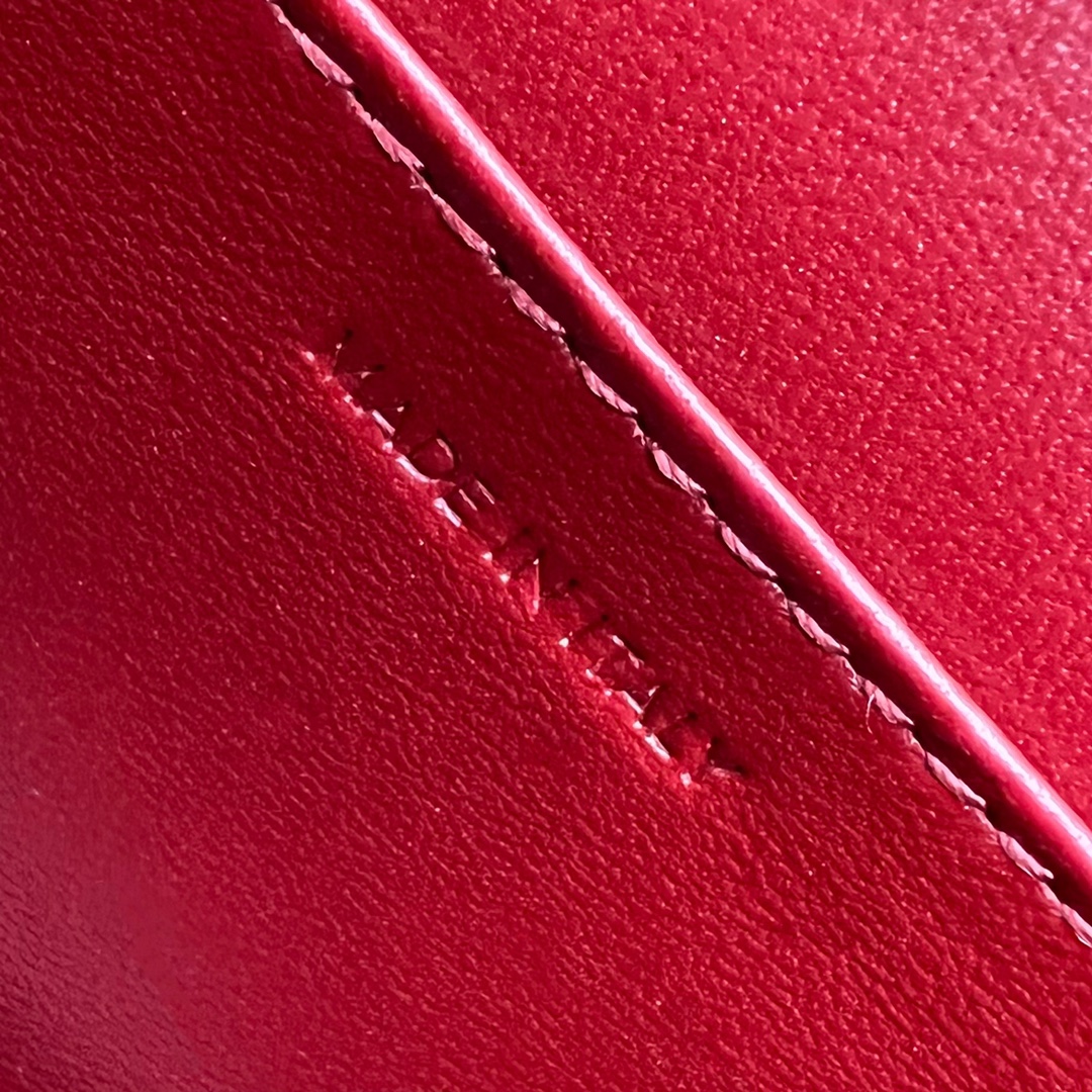 1:1 Replica Celine Card Holder On Chain Triomphe Red For Women 4in/11cm 10J743DPV.27VD - Image 4