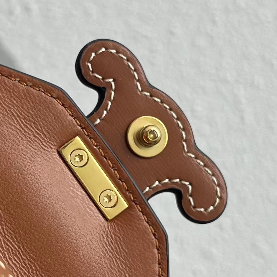 1:1 Replica Celine Card Holder On Chain Triomphe Tan For Women 4in/11cm 10J743DPV.04LU - Image 4