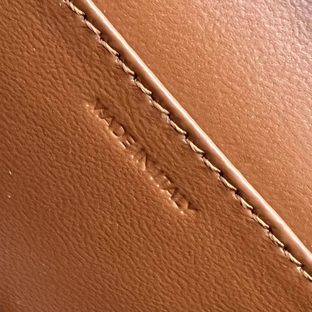 1:1 Replica Celine Card Holder On Chain Triomphe Tan For Women 4in/11cm 10J743DPV.04LU - Image 6