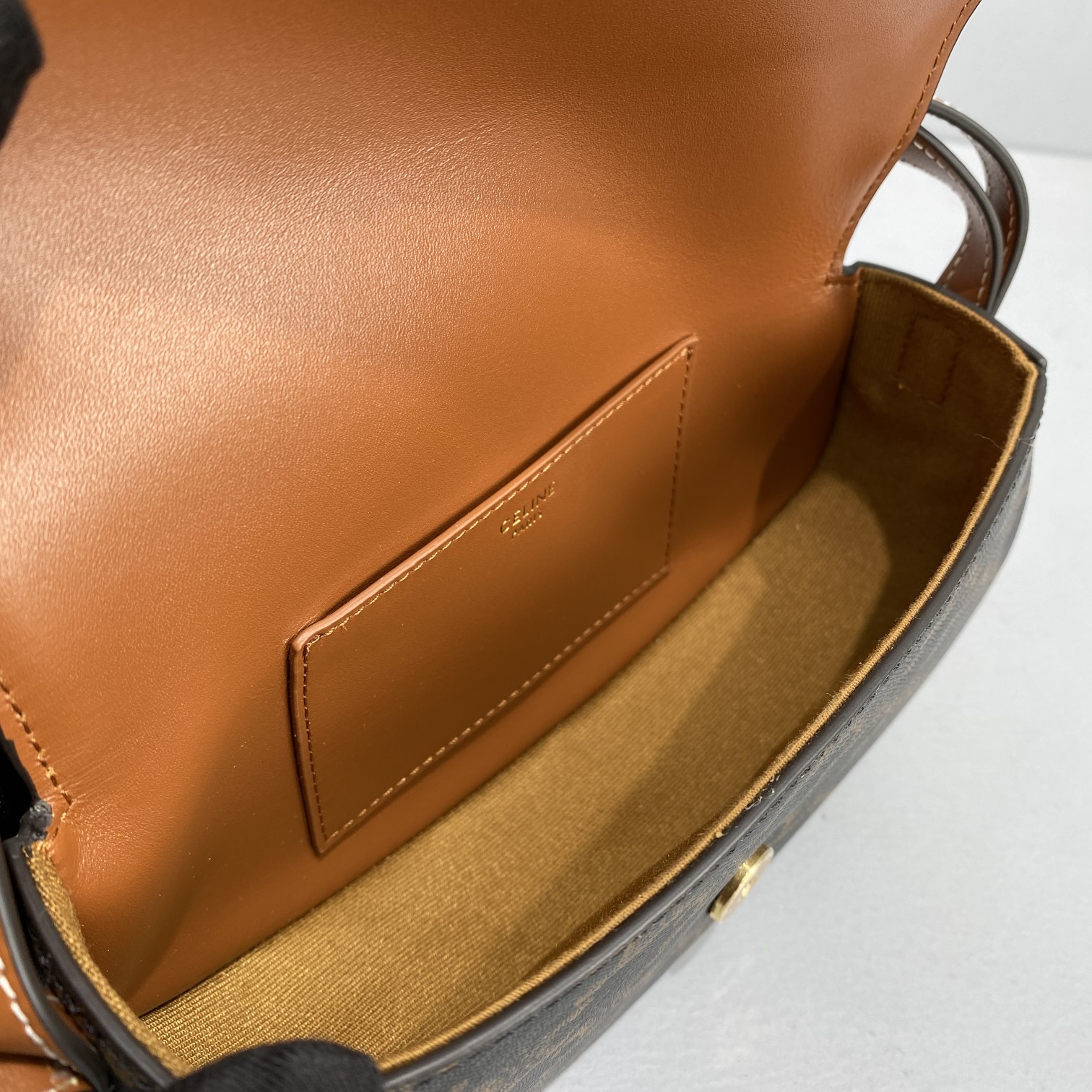 1:1 Replica Celine Casual Style Bridal Logo Brown For Women 7in/18cm 10I592DQ2.04LU - Image 8